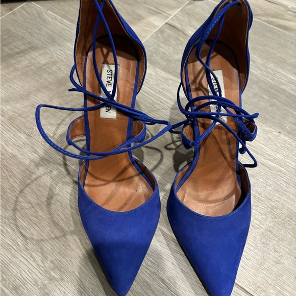 Worn once! Steve Madden heels- pointed toe with lace up, size 9, cobalt blue - Picture 3 of 3